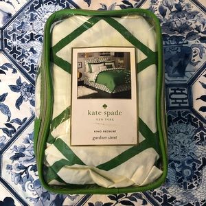 Kate Spade Gardner Street NIB King Bedskirt